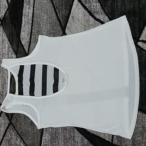 Victoria Secret VSX Sport  Exclusive Logo Cut-out Tank-top - Picture 12 of 13